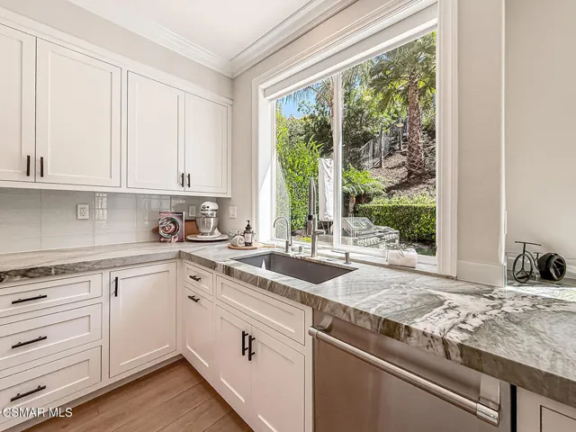 cFamily and Kitchen8