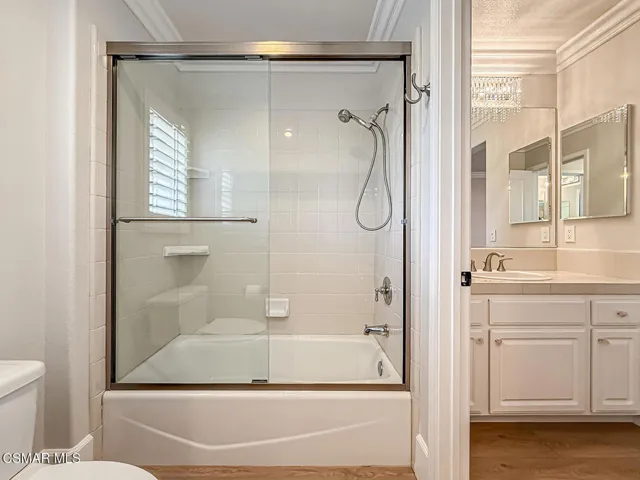 hShared Bath