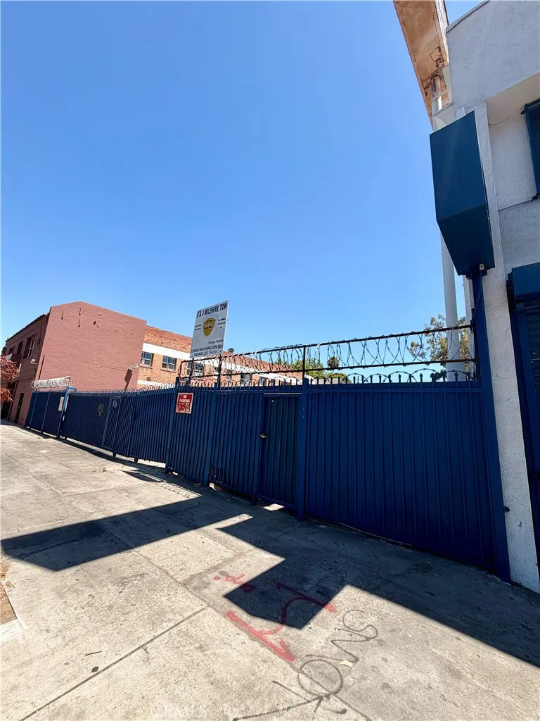 2378 W Washington Boulevard, Los Angeles, California 90018 — photo 4