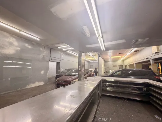 Servicing counter