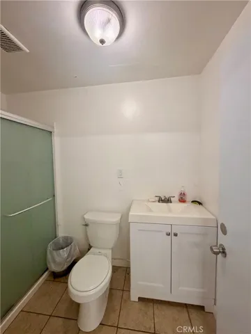Office/Bedroom Restroom