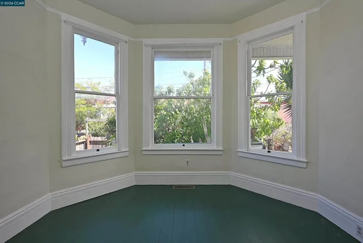 979 Grace Ave, Oakland, California 94608