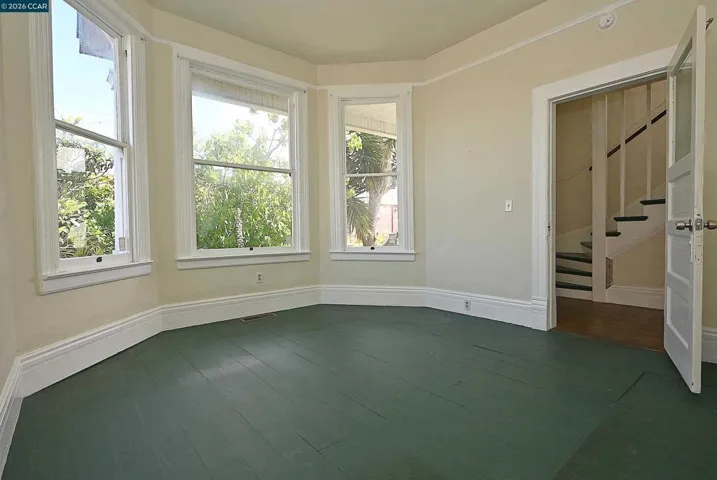 979 Grace Ave, Oakland, California 94608