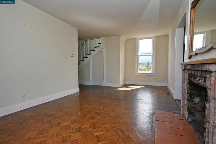 979 Grace Ave, Oakland, California 94608