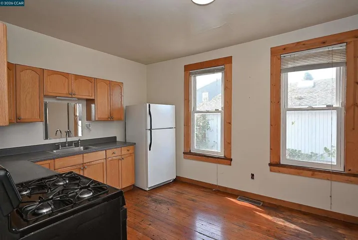 979 Grace Ave, Oakland, California 94608