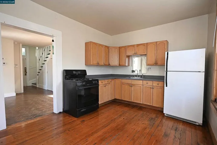 979 Grace Ave, Oakland, California 94608
