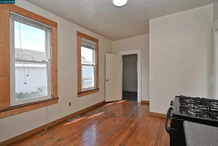 979 Grace Ave, Oakland, California 94608