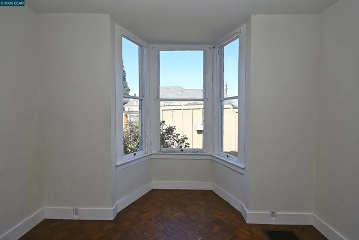 979 Grace Ave, Oakland, California 94608