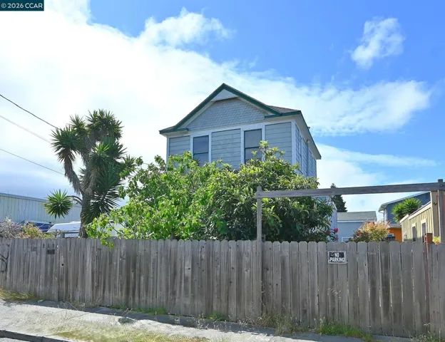 979 Grace Ave, Oakland, California 94608