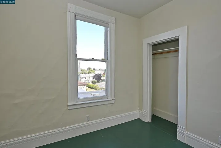 979 Grace Ave, Oakland, California 94608