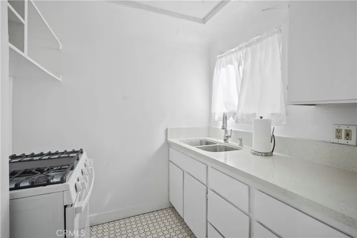 2313 Glendale Boulevard, Los Angeles, California 90039