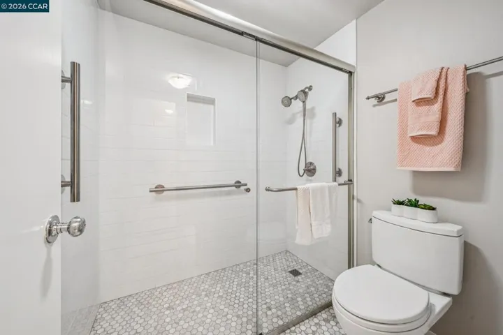 758 Kingston Ave 22, Oakland, California 94611