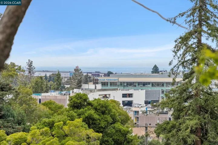 758 Kingston Ave 22, Oakland, California 94611