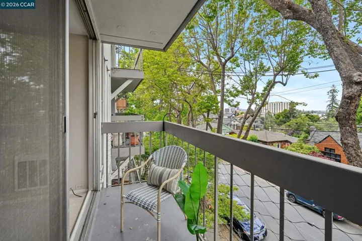 758 Kingston Ave 22, Oakland, California 94611
