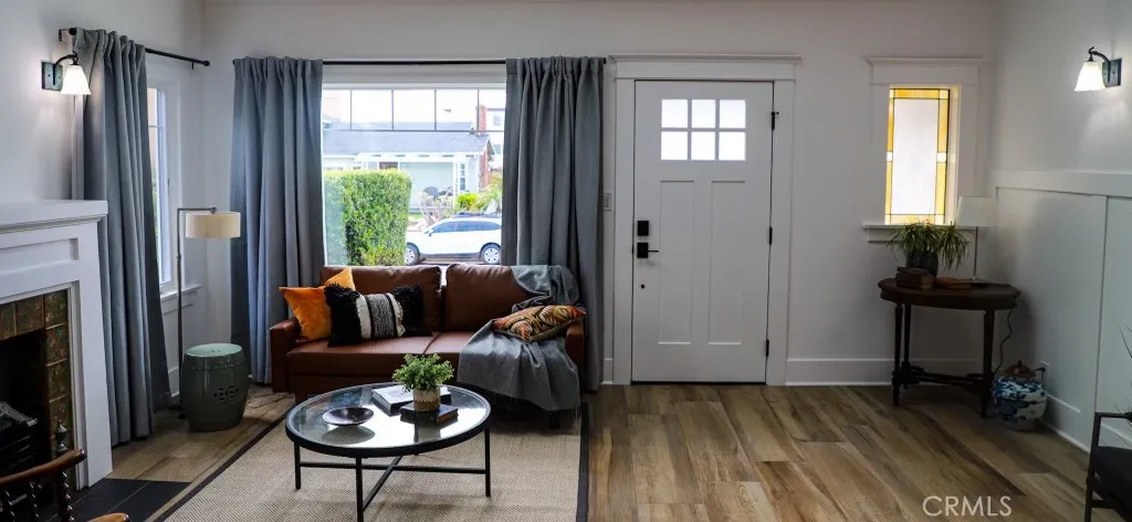 444 Living room
