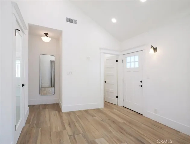 446  Primary with walk-in closet