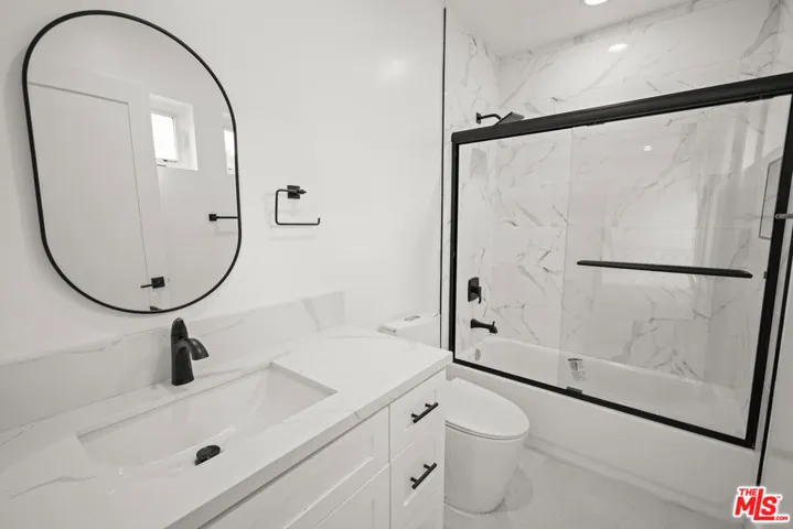 2700 Larga Drive 3045 1/2, Los Angeles, California 90039