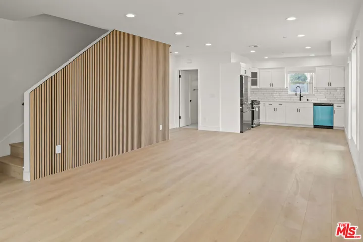 2700 Larga Drive 3045 1/2, Los Angeles, California 90039