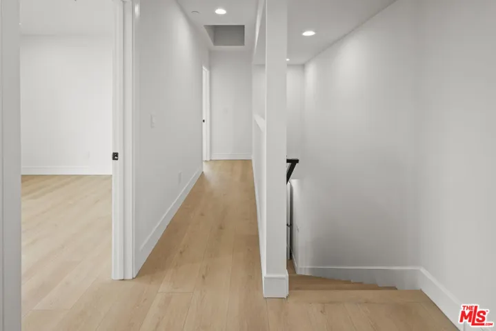 2700 Larga Drive 3045 1/2, Los Angeles, California 90039