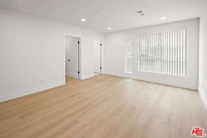 2700 Larga Drive 3045 1/2, Los Angeles, California 90039