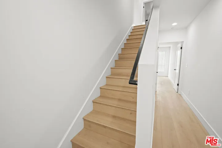 2700 Larga Drive 3045 1/2, Los Angeles, California 90039