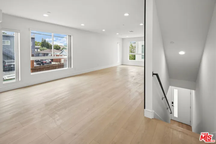 2700 Larga Drive 3045 1/2, Los Angeles, California 90039