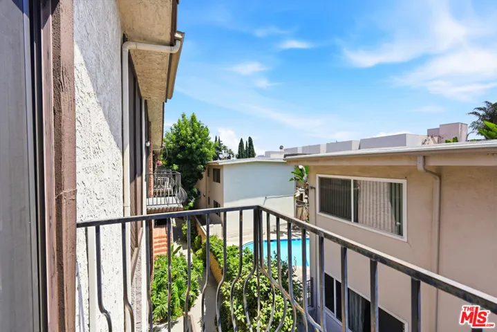 14937 Sherman Way 2, Van Nuys, California 91405