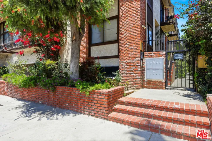 14937 Sherman Way 2, Van Nuys, California 91405