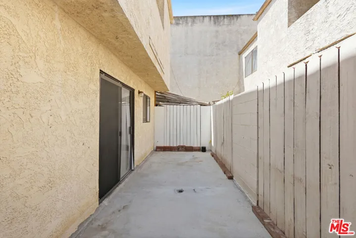 14937 Sherman Way 2, Van Nuys, California 91405
