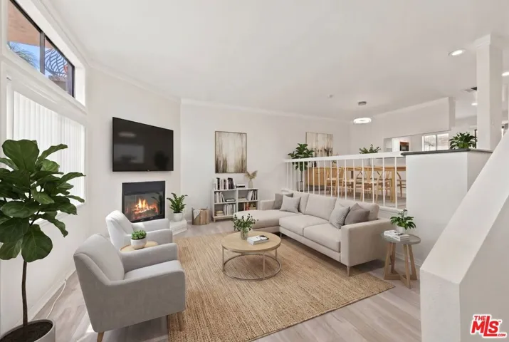 14937 Sherman Way 2, Van Nuys, California 91405