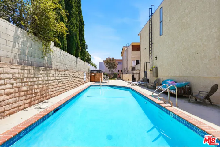 14937 Sherman Way 2, Van Nuys, California 91405