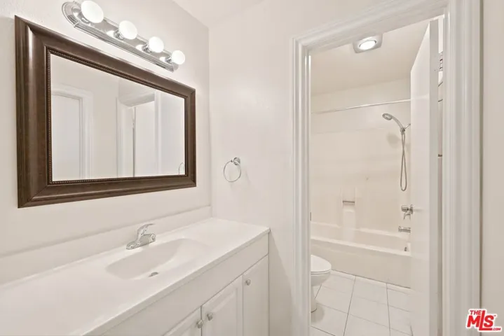 14937 Sherman Way 2, Van Nuys, California 91405