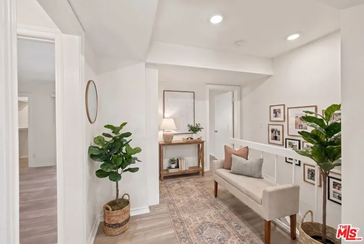 14937 Sherman Way 2, Van Nuys, California 91405