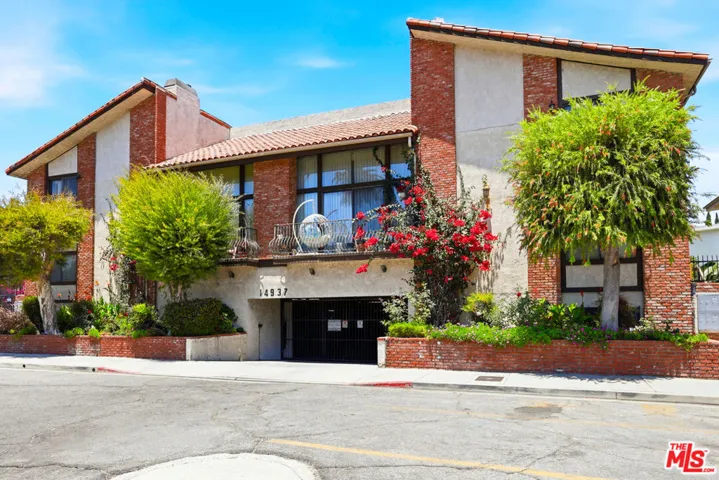 14937 Sherman Way 2, Van Nuys, California 91405