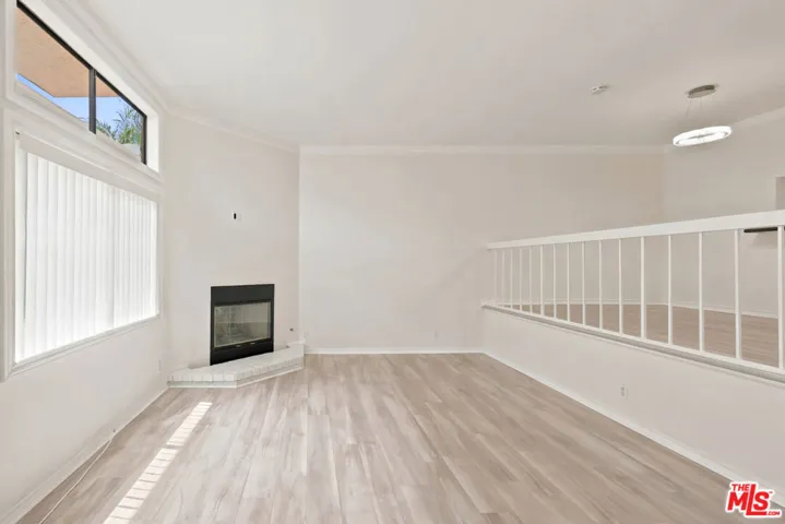 14937 Sherman Way 2, Van Nuys, California 91405