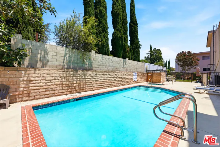 14937 Sherman Way 2, Van Nuys, California 91405