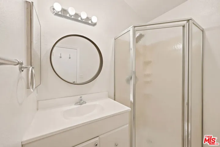 14937 Sherman Way 2, Van Nuys, California 91405
