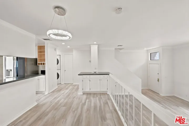 14937 Sherman Way 2, Van Nuys, California 91405