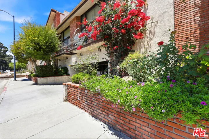 14937 Sherman Way 2, Van Nuys, California 91405