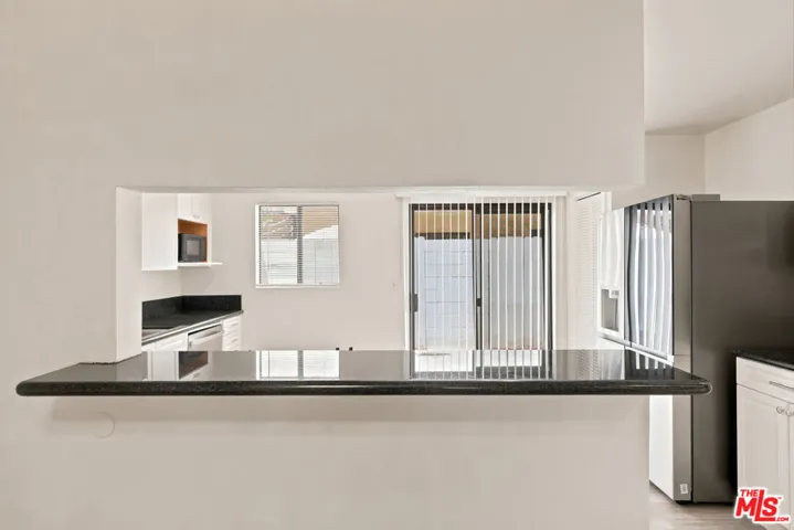 14937 Sherman Way 2, Van Nuys, California 91405