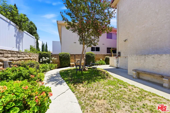 14937 Sherman Way 2, Van Nuys, California 91405