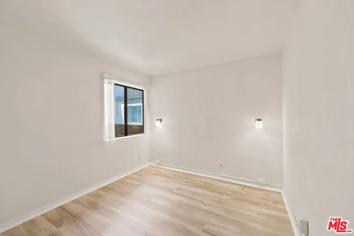 14937 Sherman Way 2, Van Nuys, California 91405