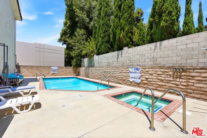 14937 Sherman Way 2, Van Nuys, California 91405