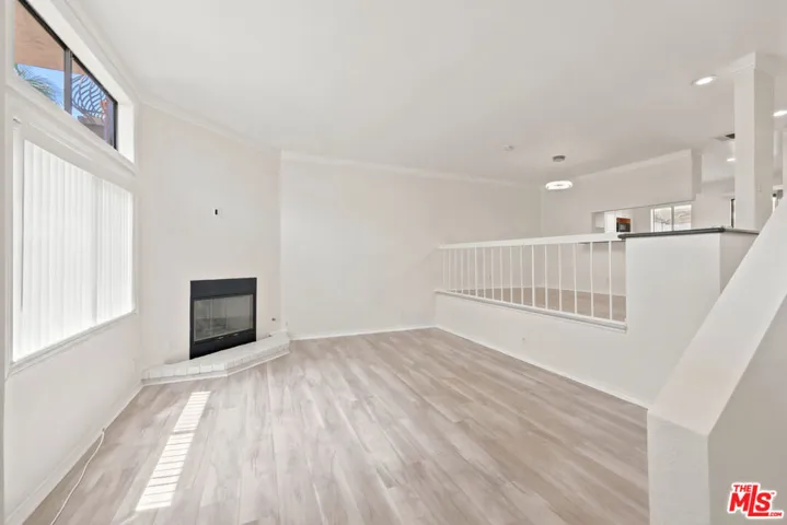 14937 Sherman Way 2, Van Nuys, California 91405