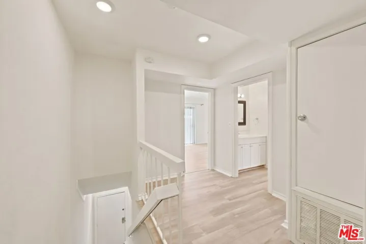 14937 Sherman Way 2, Van Nuys, California 91405