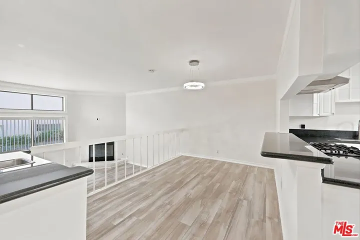14937 Sherman Way 2, Van Nuys, California 91405
