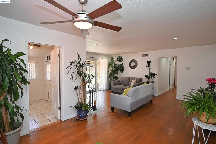 26454 Taft St, Hayward, California 94544