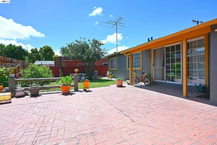 26454 Taft St, Hayward, California 94544