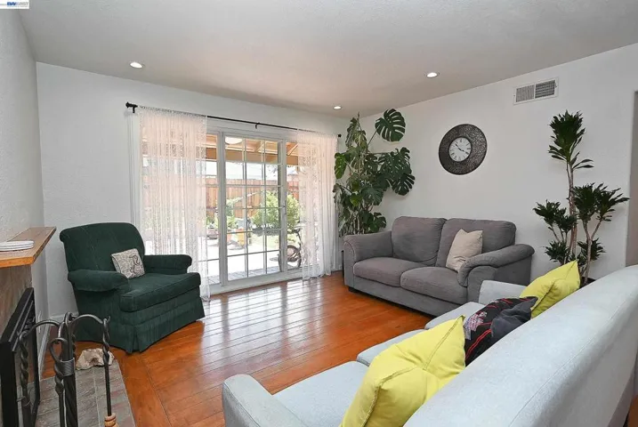 26454 Taft St, Hayward, California 94544