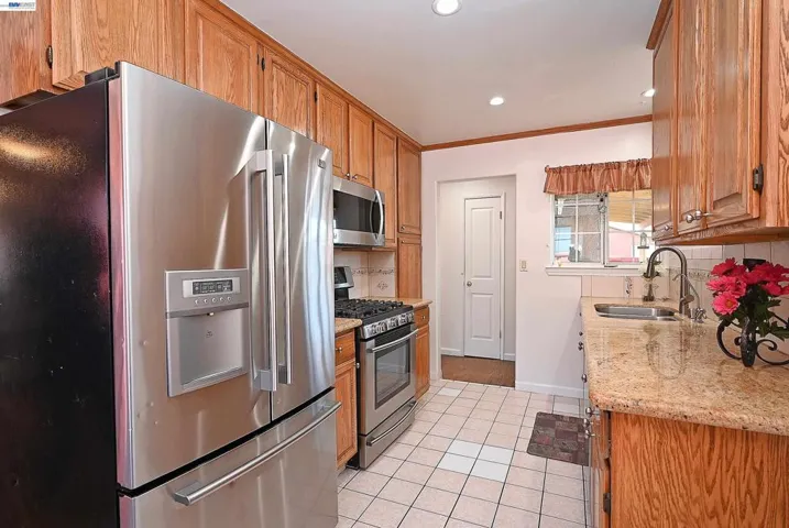 26454 Taft St, Hayward, California 94544